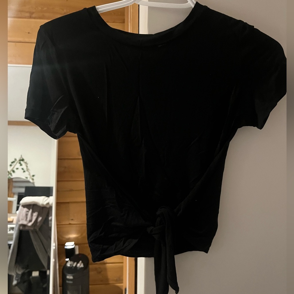 Wilfred (Aritzia) Classic Black Tie-Front Top